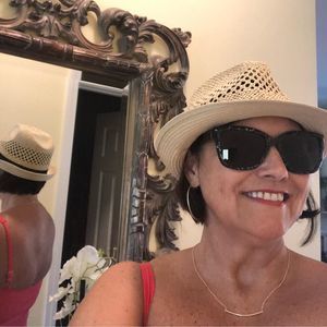 Meet your Posher, Donna